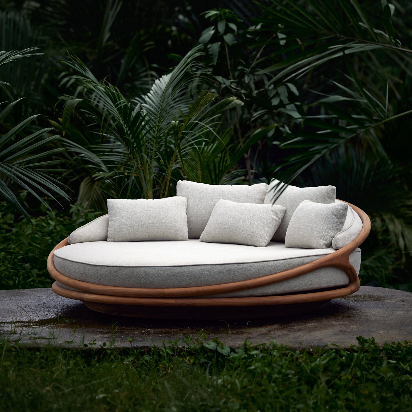 Designer Solis Outdoor Daybed