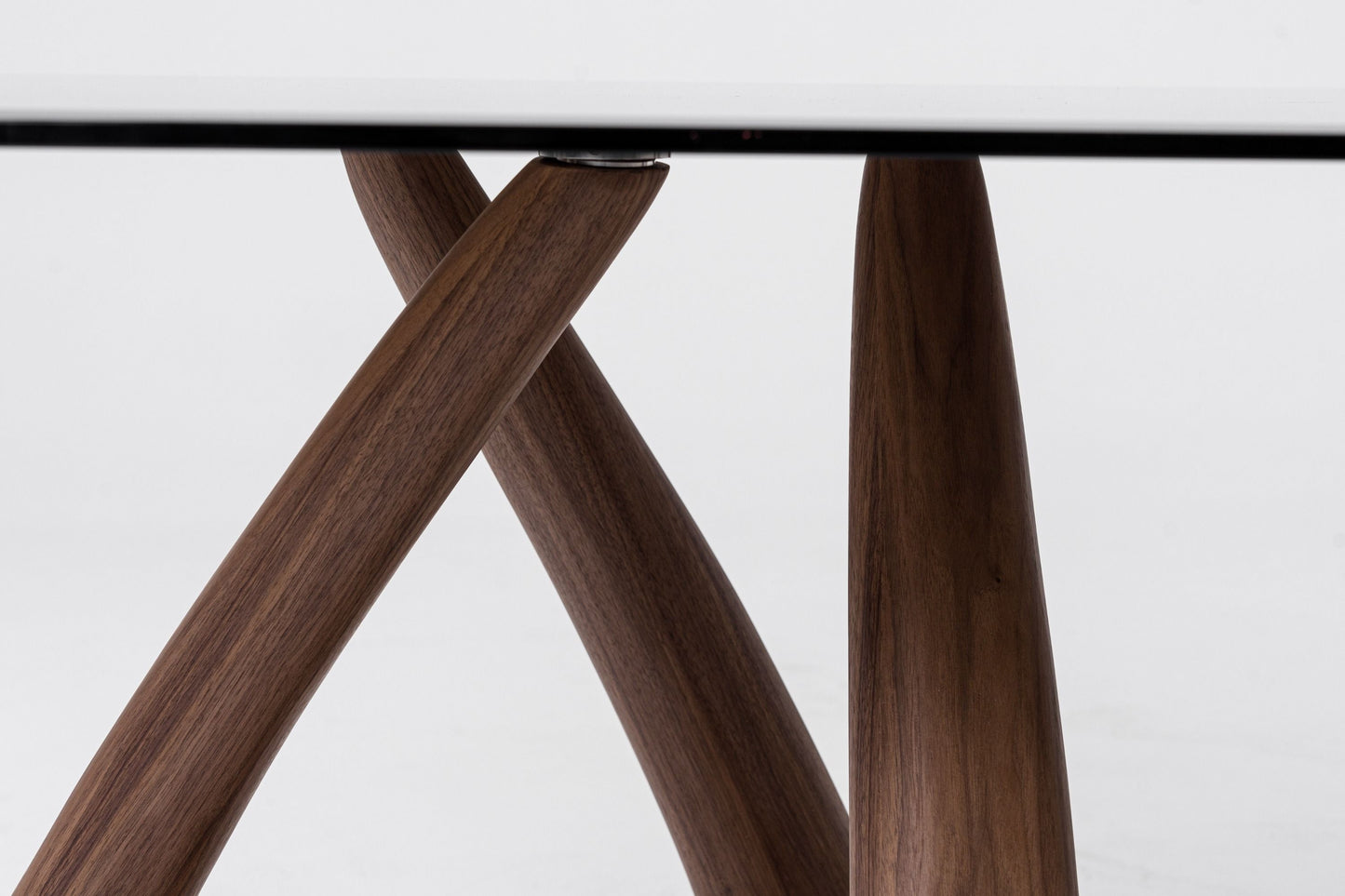 Modrest Christy Modern Oval Dining Table