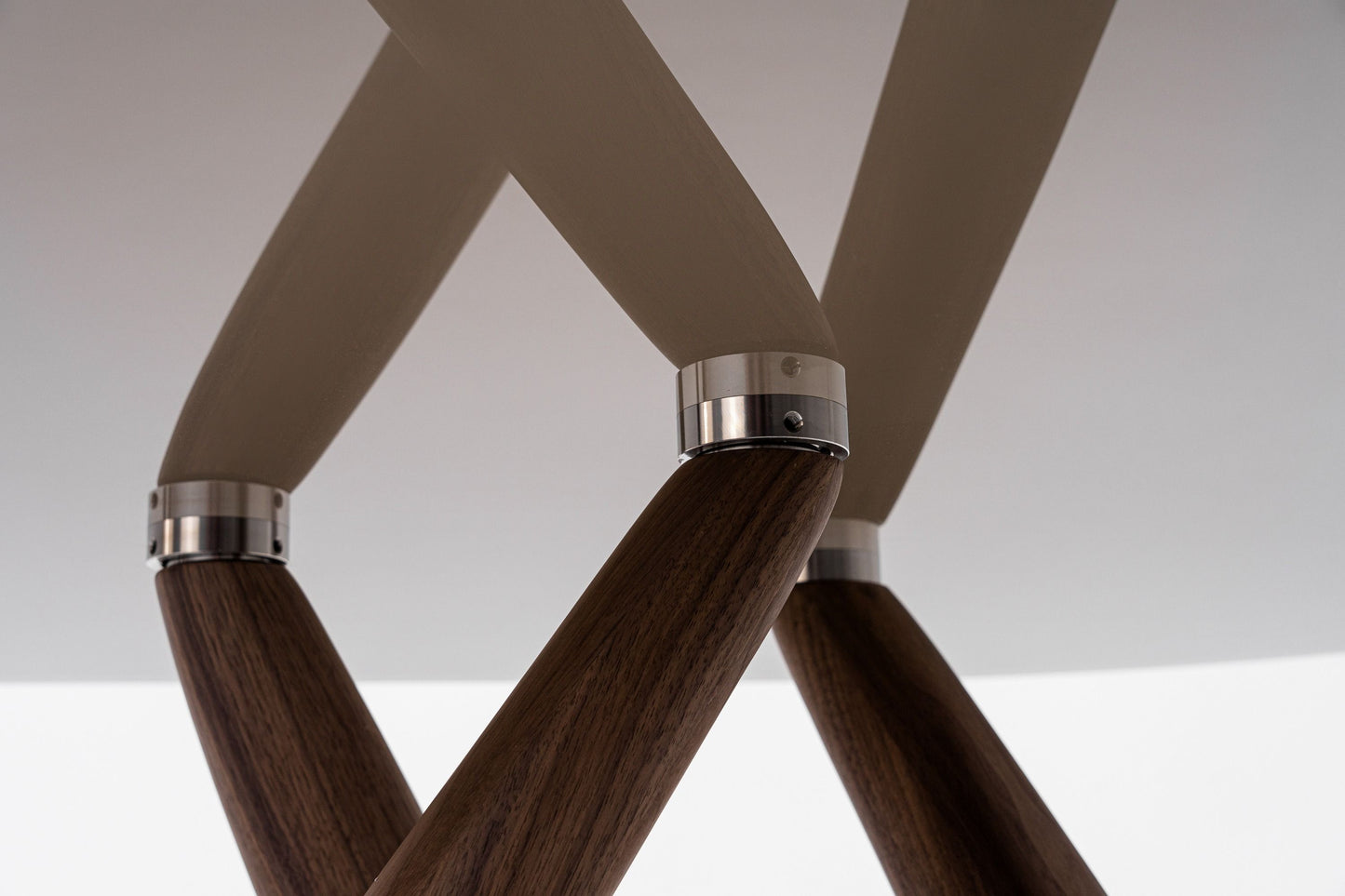 Modrest Christy Modern Oval Dining Table